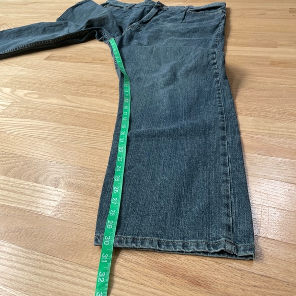 Wrangler Relaxed Fit Jeans Size 42 x 30 In Excellent Condition - Picture 11 of 11